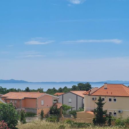 Villa Mena Vir Eksteriør bilde
