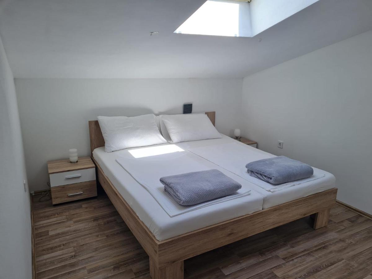 Villa Mena Vir Eksteriør bilde